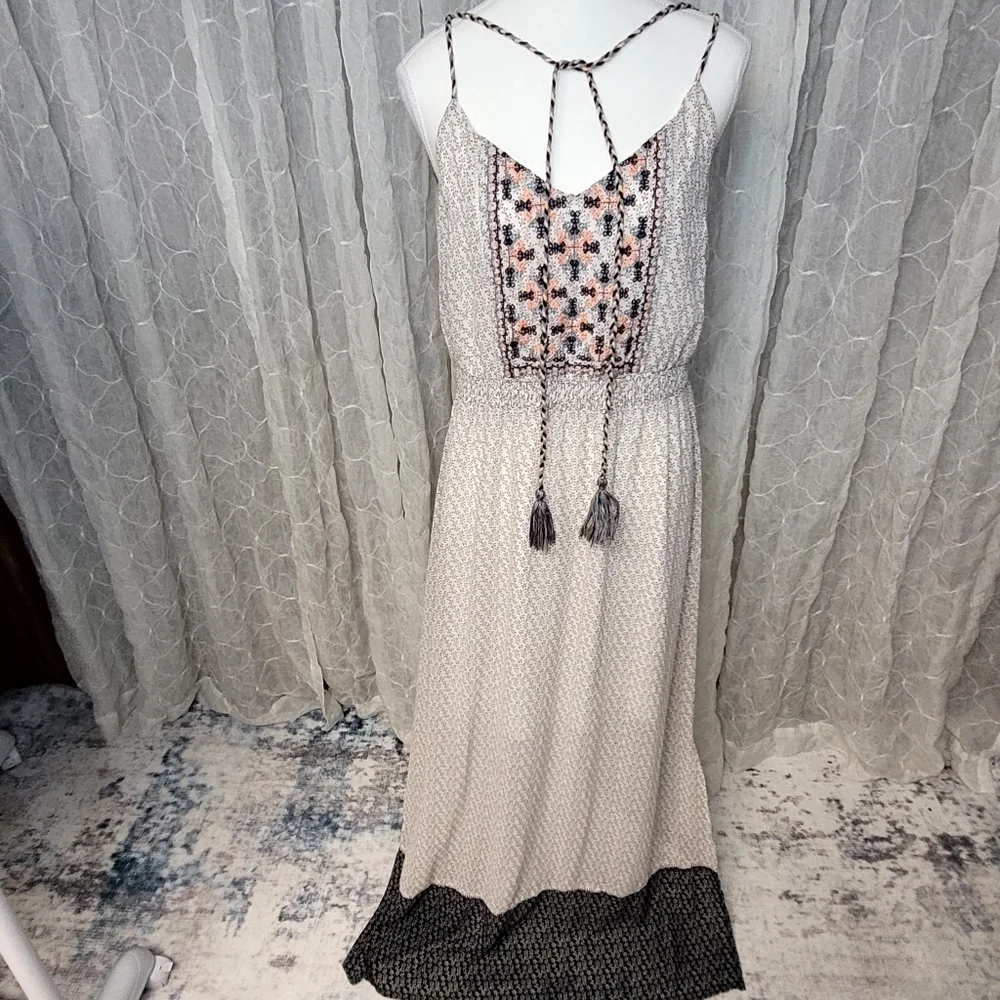 Skies Are Blue Boho V-Neck Embroidered Vine Adjustable Tassels Maxi Dress - Picture 2 of 9